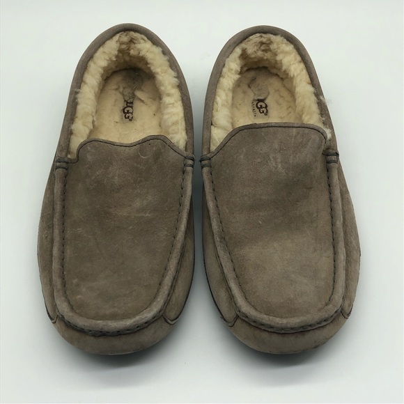 Ugg Ascot Men's Size 10 Suede Sheepskin Lined Moccasin Slip Ons - Picture 2 of 6